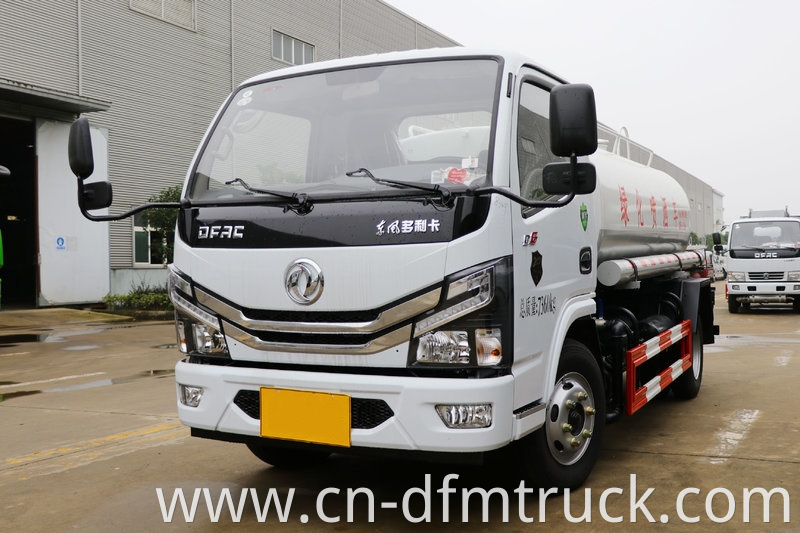 Dongfeng Dollicar D6 140 Hp 4x2 Sprinkler Truck